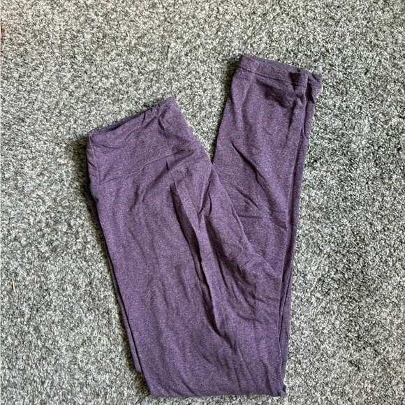 LulaRoe leggings 
one size 
never worn - Picture 2 of 3